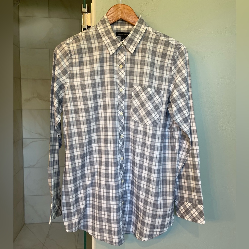 Banana Republic Gray and White Button Down Shirt